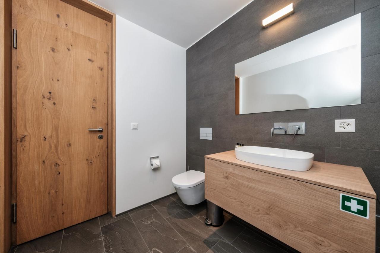 Luxury Panorama Apartment With Alpengold Spa Access Давос Екстериор снимка